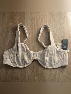 Abercrombie & Fitch Marble Swirl Bikini Top in White and Light Gray